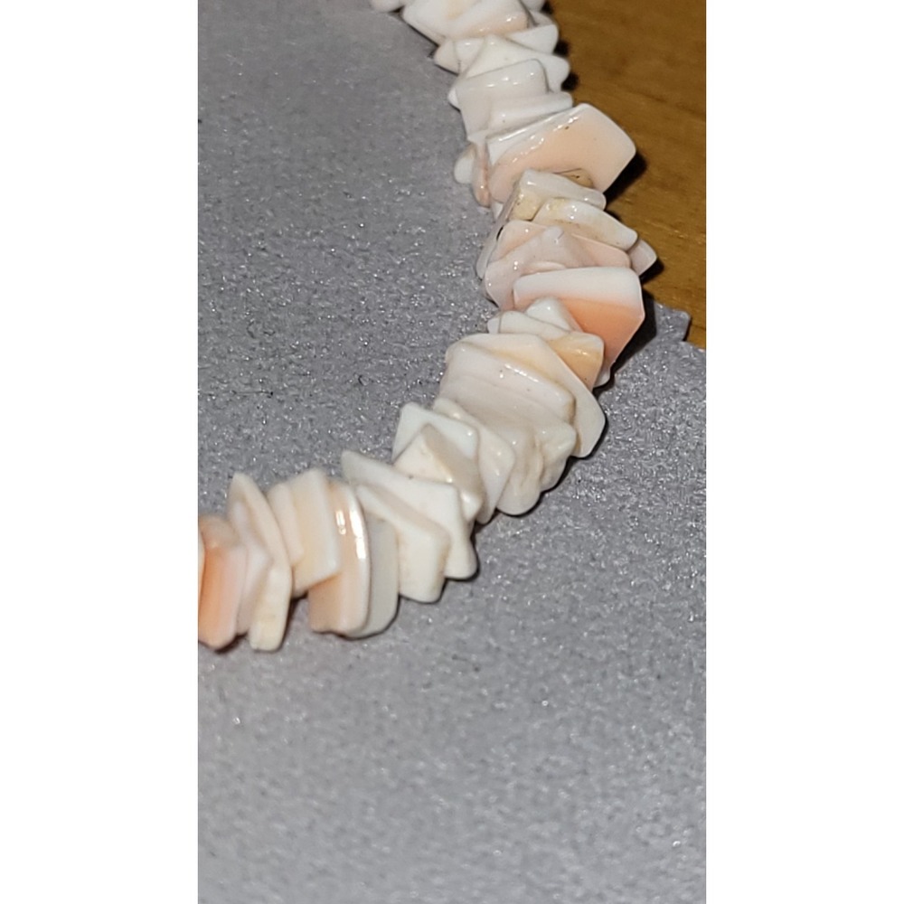 Vintage 1970s Pink Puka Conch Shell Chip Choker Necklace 16 Inch 21g